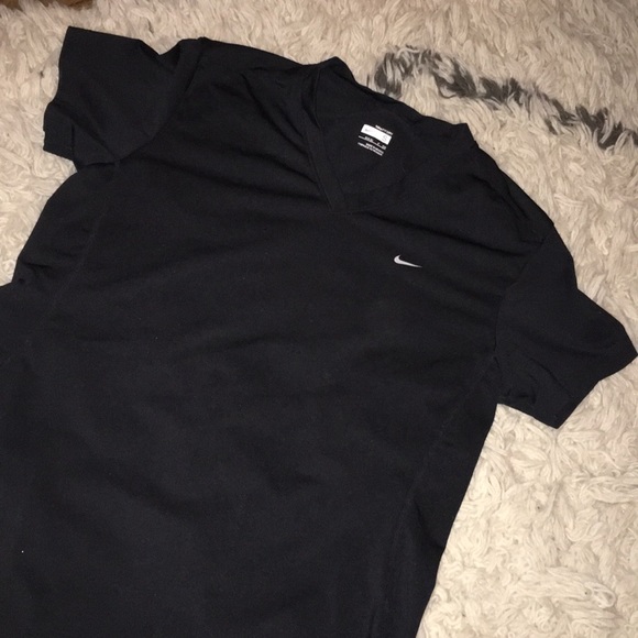 Nike Fit black v nevk shirt sz Small - Picture 1 of 2